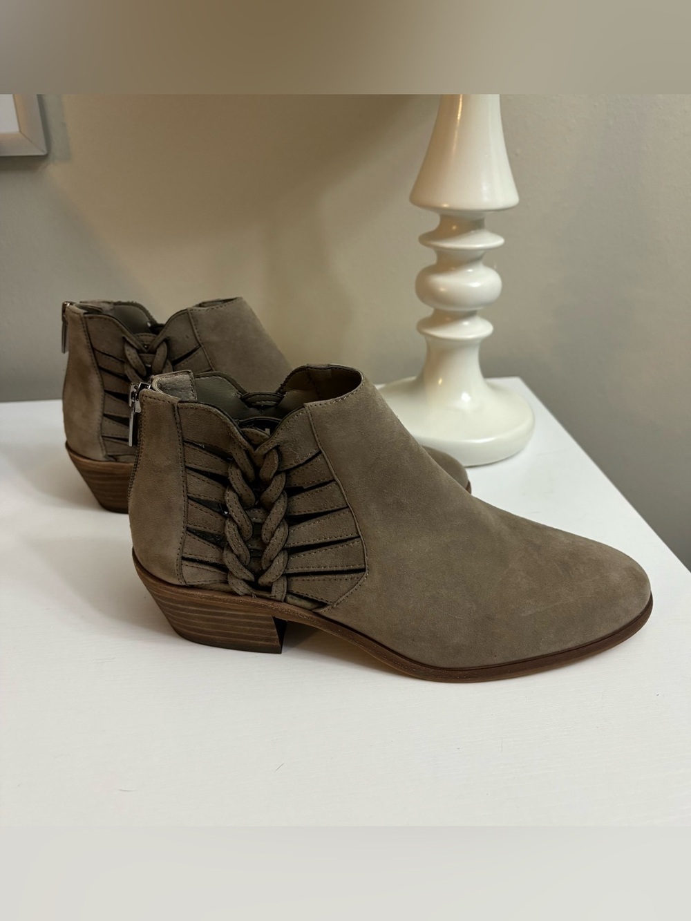 NWOT 7.5 Vince Camuto Prestetta Taupe Suede Braided Cutout Booties